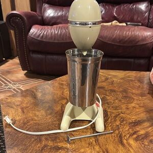 Vintage Hamilton Beach DrinkMaster in white